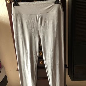 LuLaRoe ice grey leggings